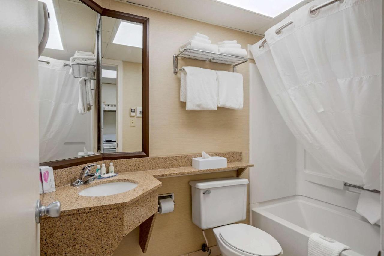 Quality Inn & Suites Oceanblock 오션 시티 외부 사진